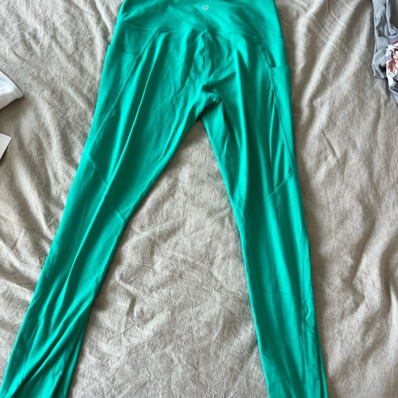 (❗️Need to sell this week-LIKE NEW) 4 legging bundle (3x Athleta & 1x fabletics) - Picture 3 of 16